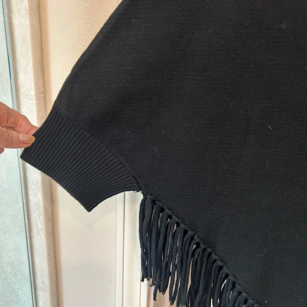 Calvin Klein Black Sweater Poncho Fringed with Sleeves, One Size Fits All - Picture 9 of 13